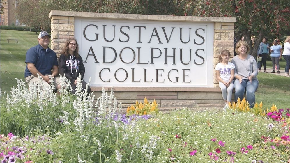 Gustavus Freshmen Move in Day